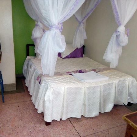 Nanyuki Ibis Hotel Ngoại thất bức ảnh