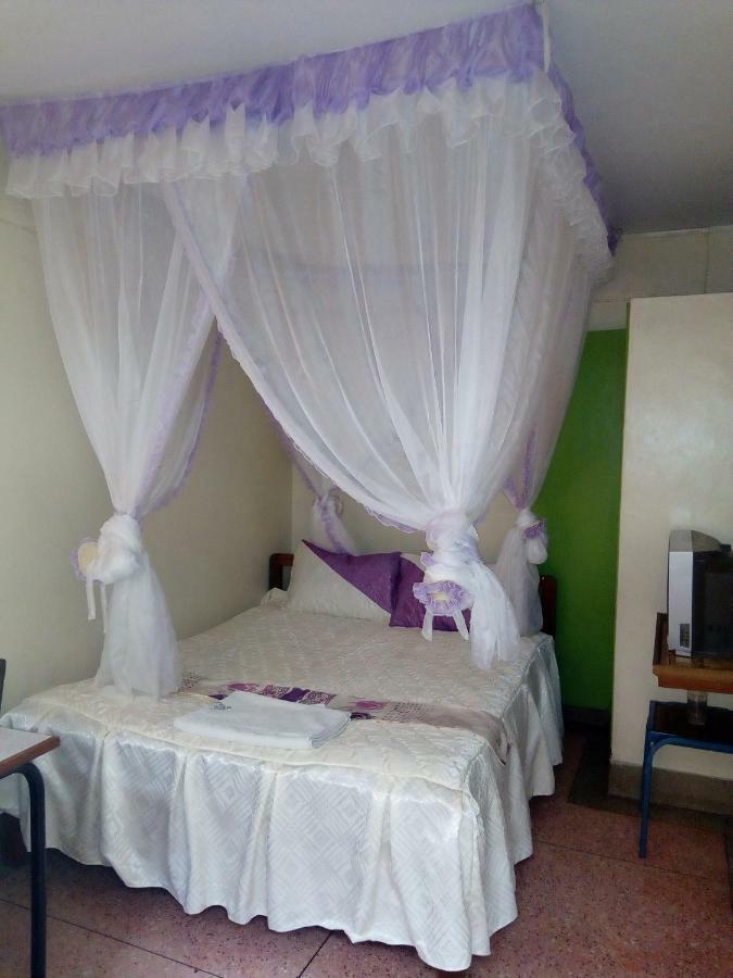 Nanyuki Ibis Hotel Ngoại thất bức ảnh