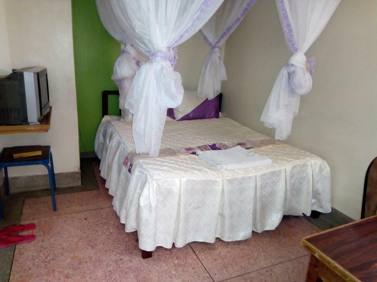 Nanyuki Ibis Hotel Ngoại thất bức ảnh