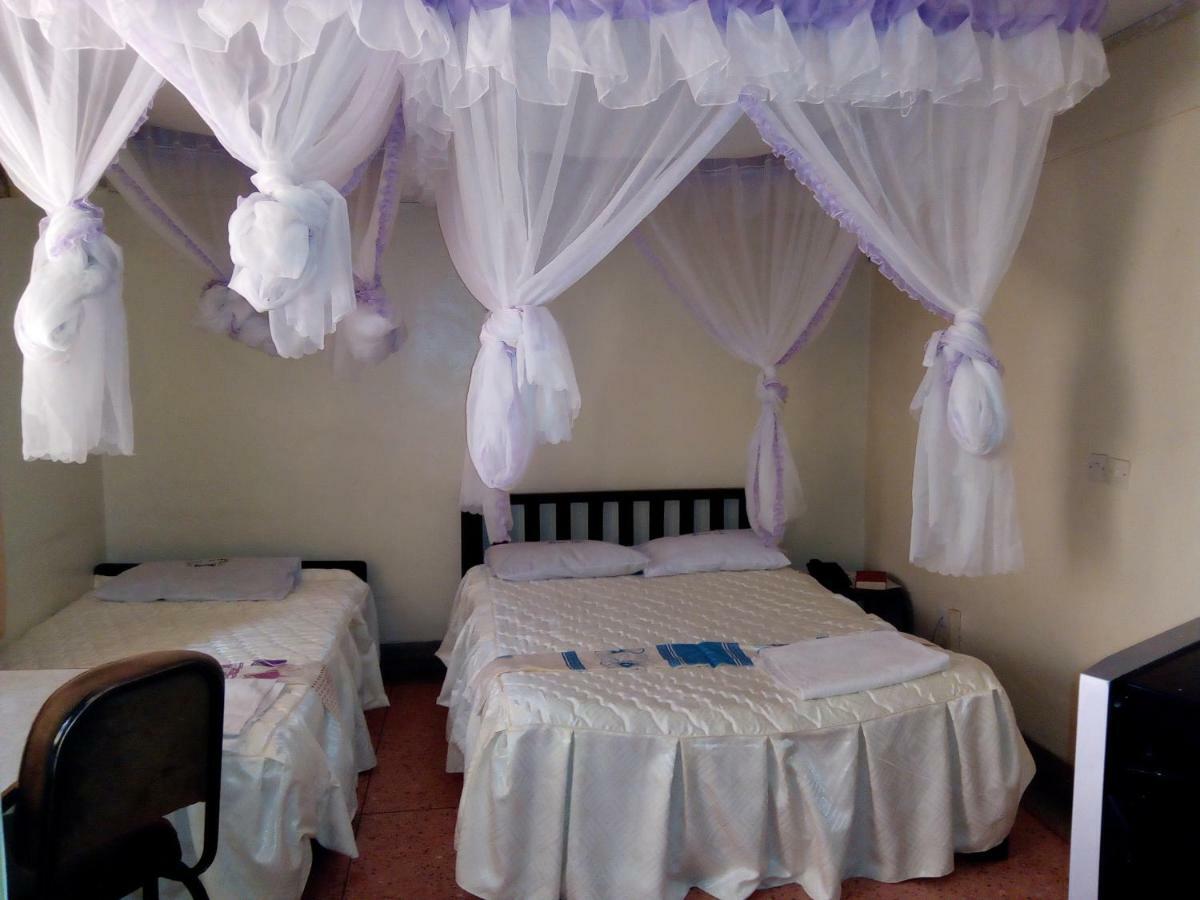 Nanyuki Ibis Hotel Ngoại thất bức ảnh