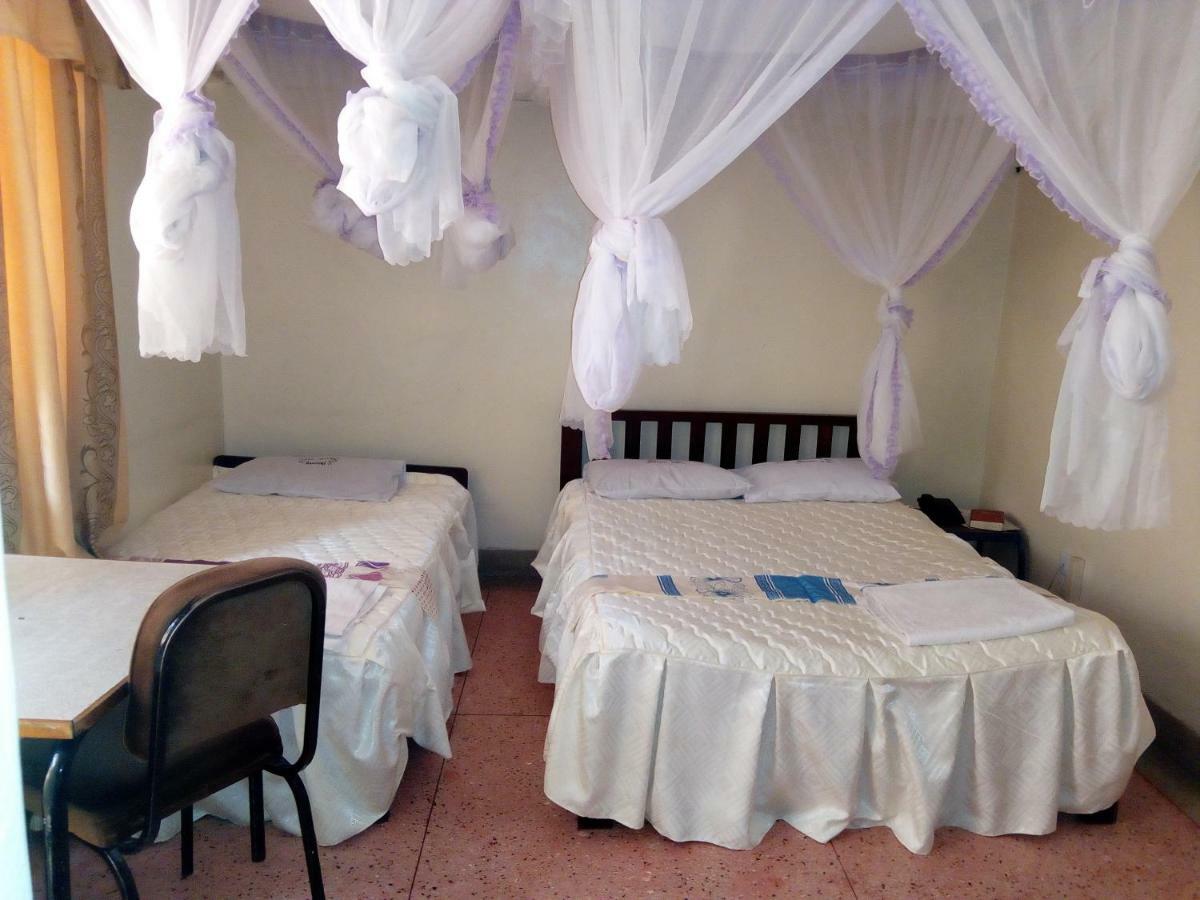 Nanyuki Ibis Hotel Ngoại thất bức ảnh