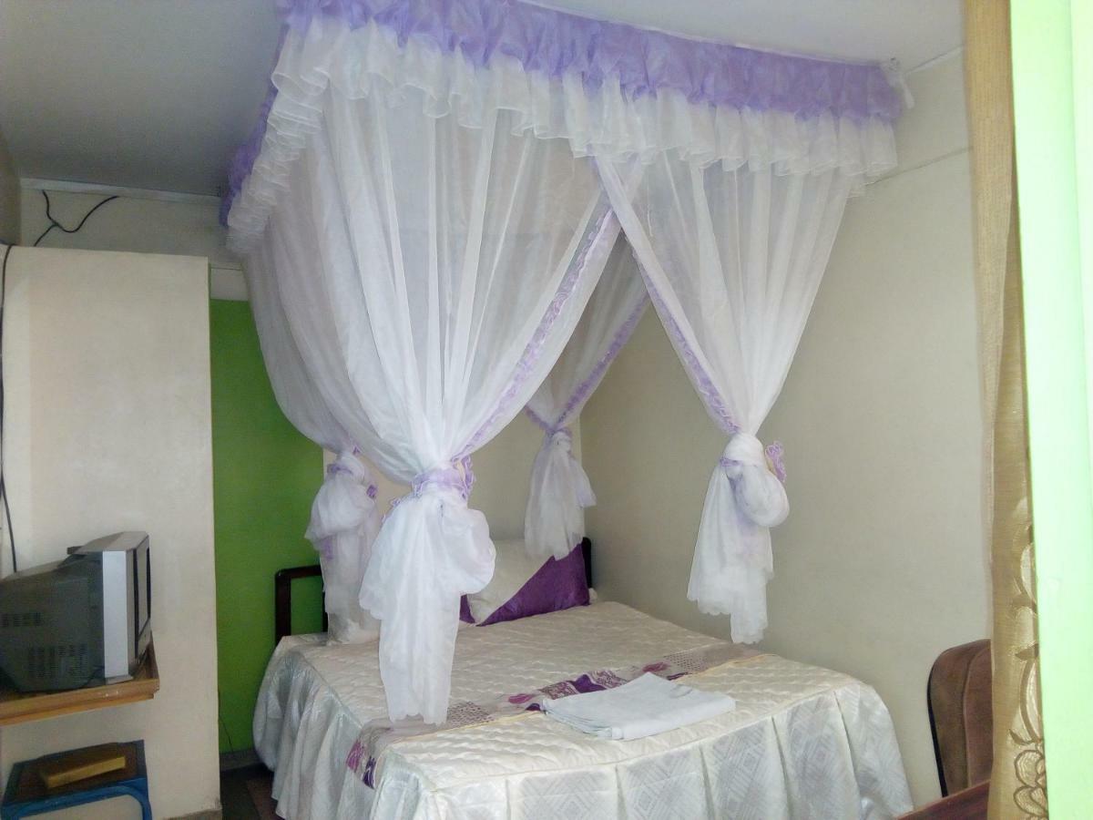Nanyuki Ibis Hotel Ngoại thất bức ảnh